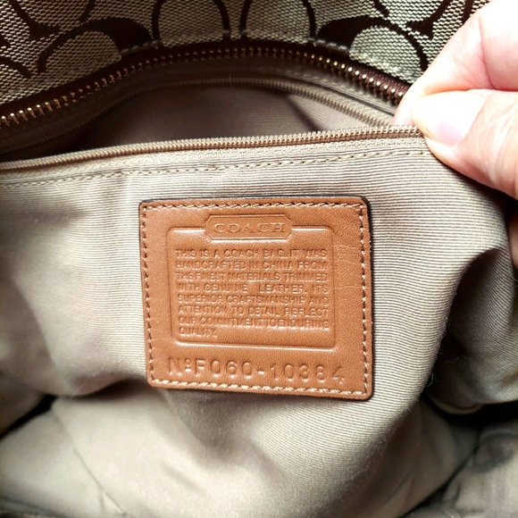 Coach brown gold trim bag great size holds plenty - Picture 4 of 8